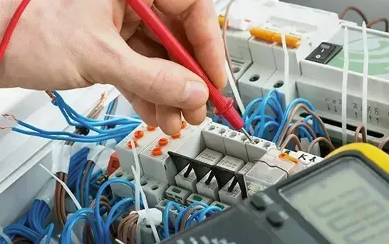 Professional electrician in Kilburn